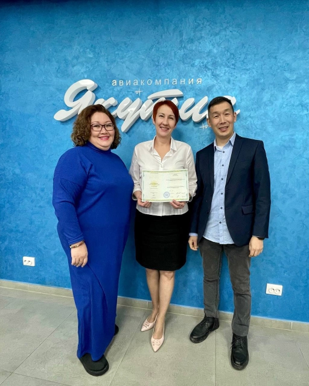 19 ноября в нашем колледже цифровых профессий «Синергия» состоялась торжественная церемония вручения удостоверений о прохождении курсов повышения квалификации для 15 сотрудников call-центра АК Якутия по теме «Обеспечение эффективной работы call-центра с в